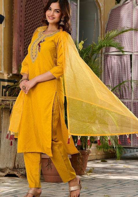 Yellow Abstract Print Viscose Kurta Set