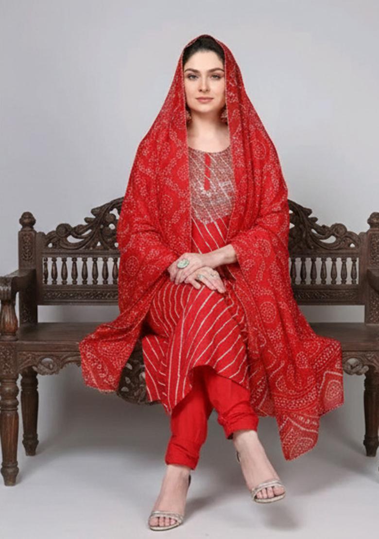 Red Motif Rayon Kurta Set - Indya