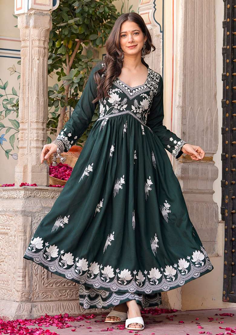 Green Embroidered Rayon Kurta - Indya