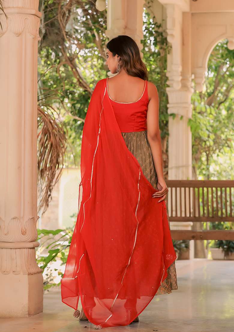 Red Bandhani Silk Blend Anarkali With Dupatta - Indya