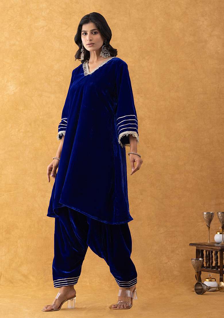 Blue Embroidered Velvet Pakistani Suit Set - Indya