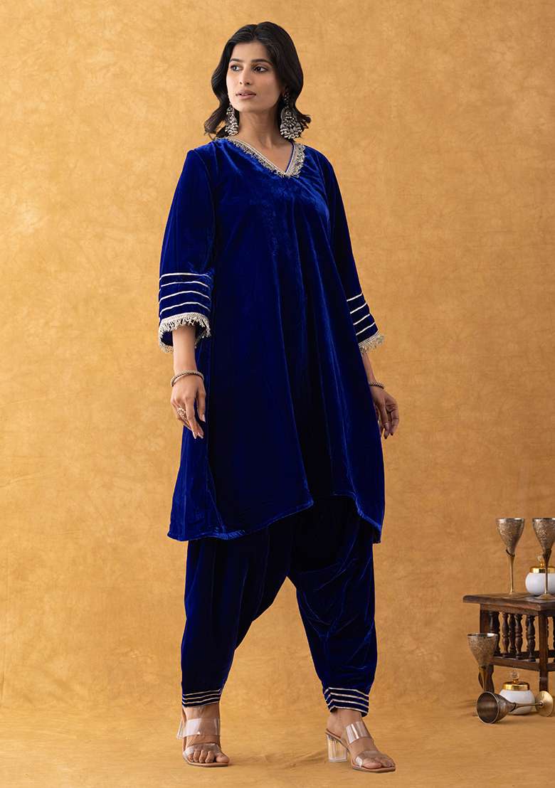 Blue Embroidered Velvet Pakistani Suit Set - Indya