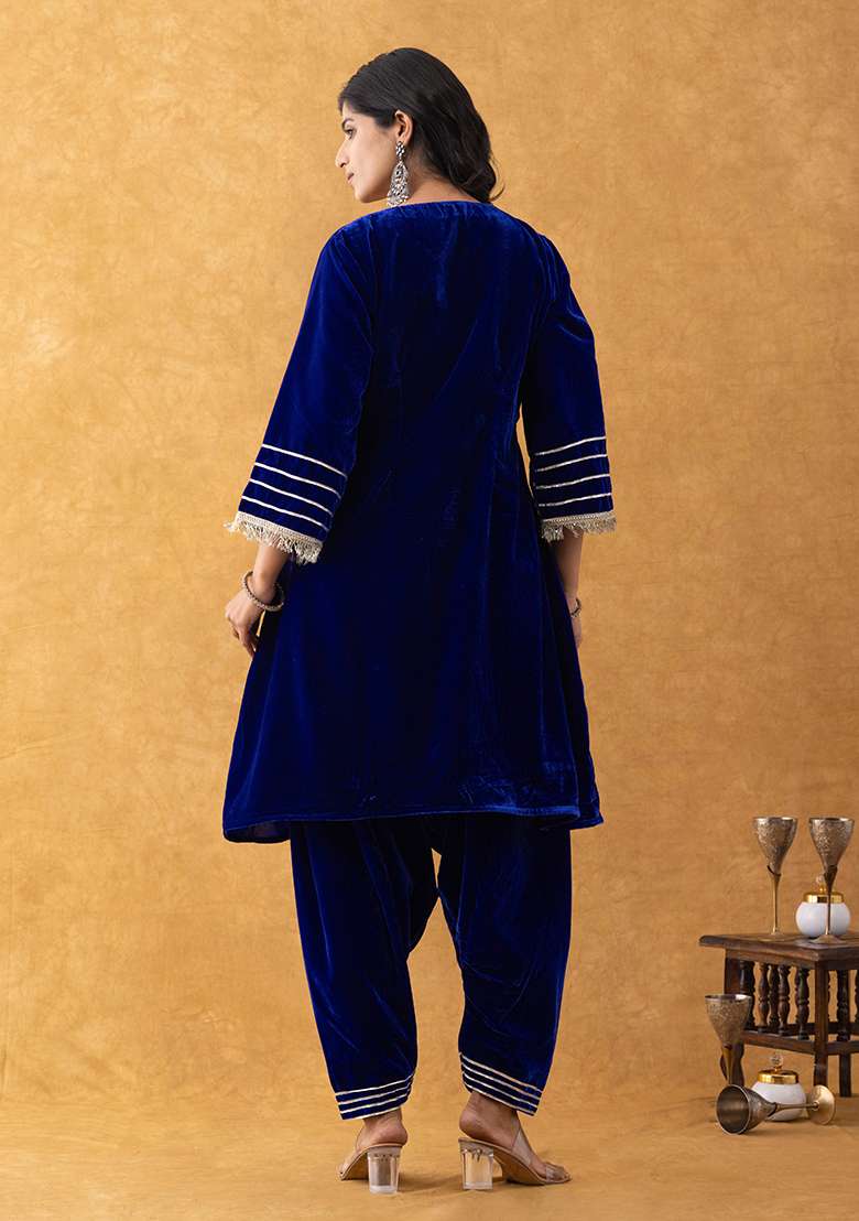 Blue Embroidered Velvet Pakistani Suit Set - Indya