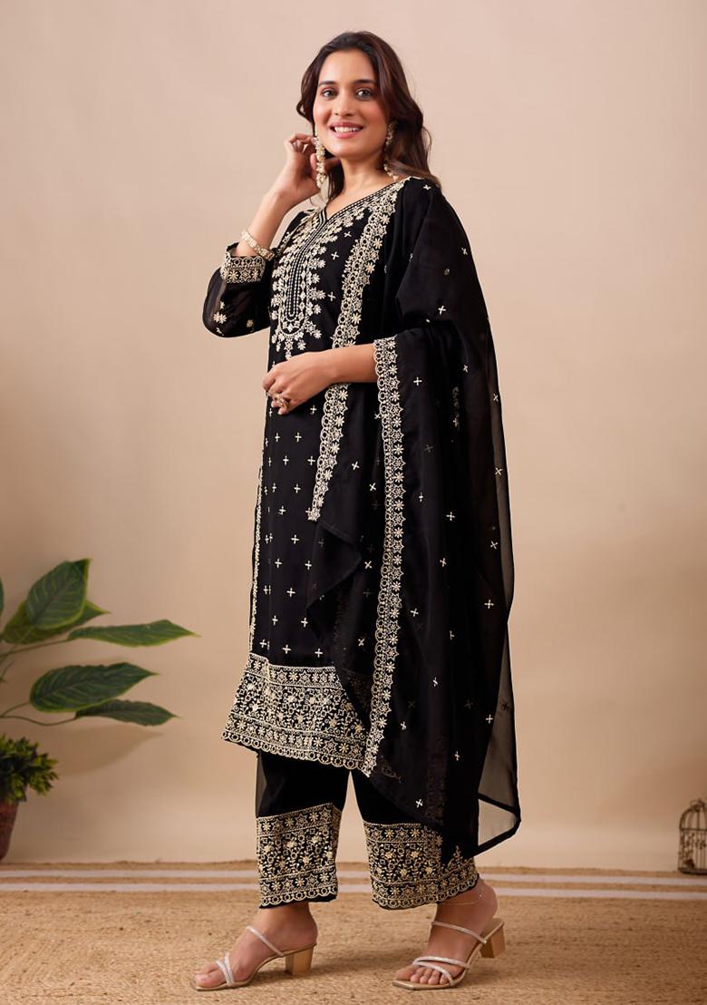 Black Embroidery Velvet Kurta Set - Indya