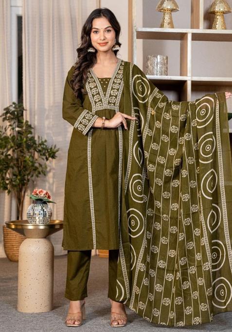 Green Embroidery Cotton Kurta Sets