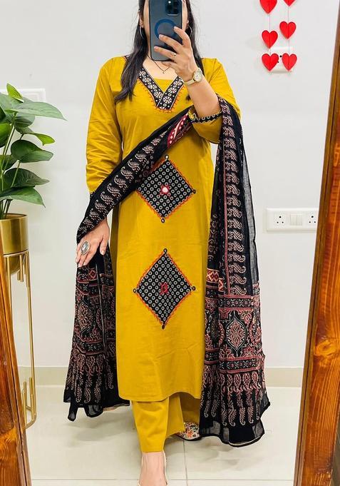 Light Yellow Printed Cotton Kurta Sets