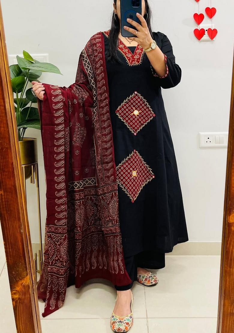 Black Printed Cotton Kurta Sets - Indya