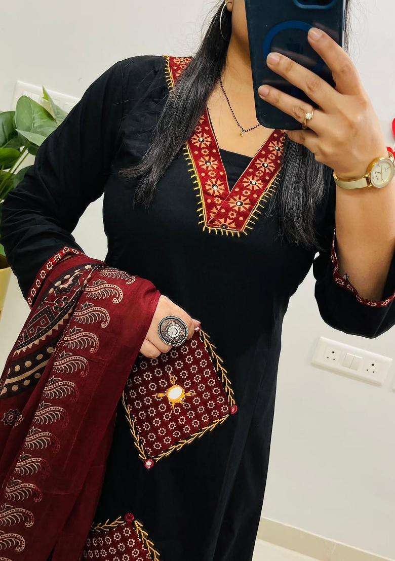 Black Printed Cotton Kurta Sets - Indya