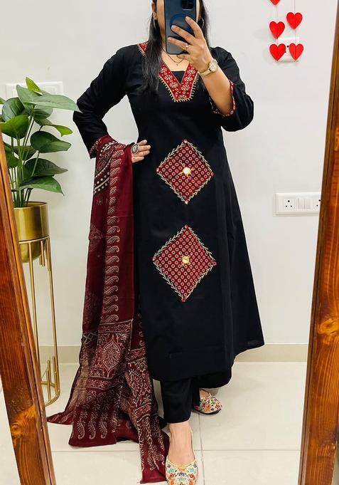 Black Printed Cotton Kurta Sets
