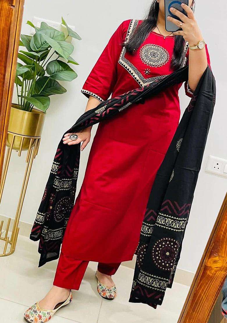 Red Embroidery Cotton Kurta Sets - Indya