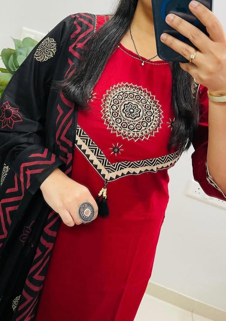 Red Embroidery Cotton Kurta Sets - Indya