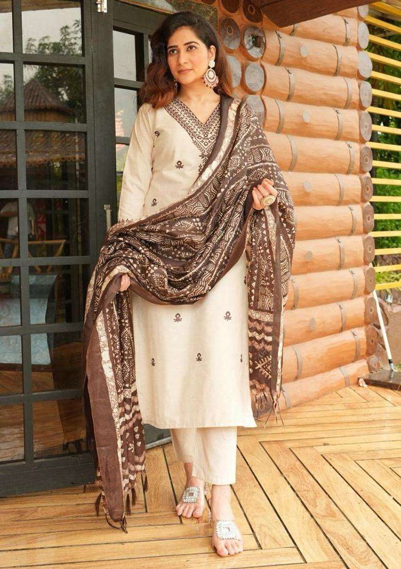 Off White Embroidery Cotton Kurta Sets - Indya
