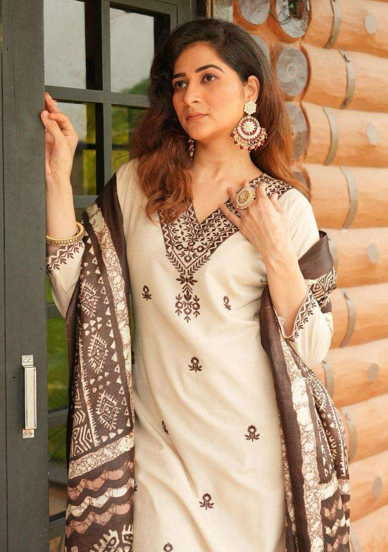 Off White Embroidery Cotton Kurta Sets - Indya