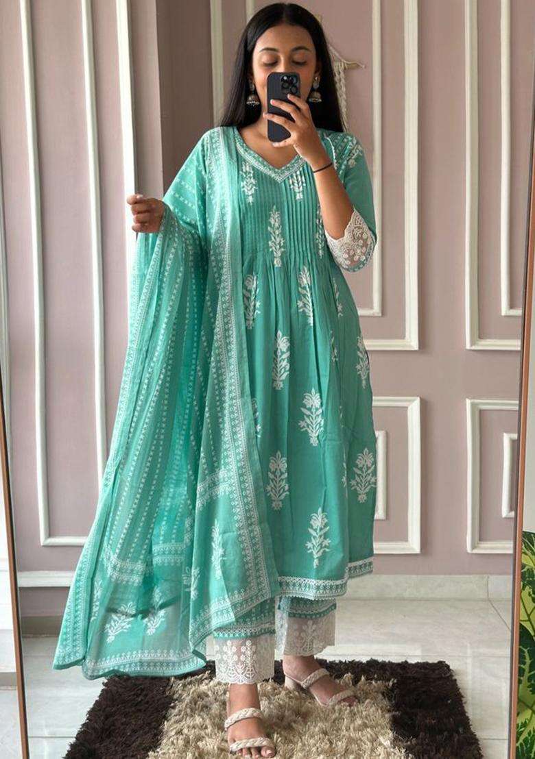 Green Embroidery Cotton Kurta Sets - Indya