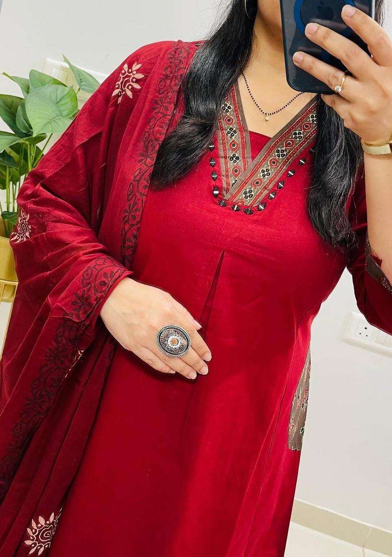 Red Embroidery Cotton Kurta Sets - Indya