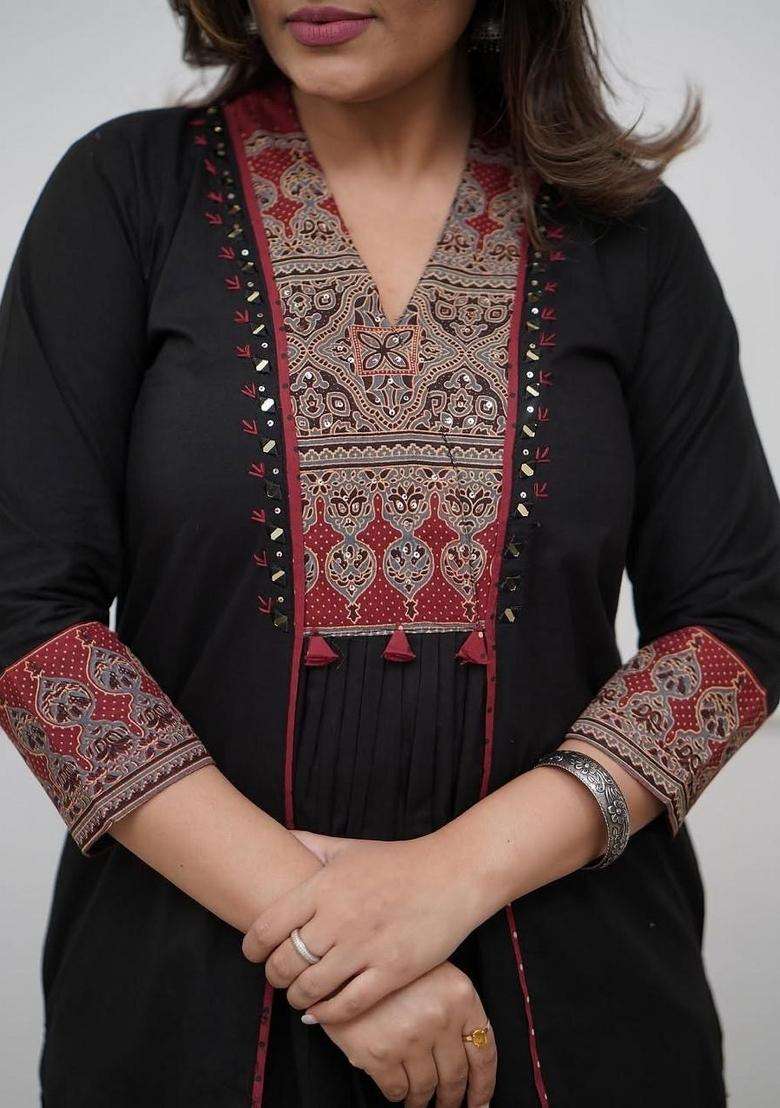 Black Embroidery Cotton Kurta Sets - Indya