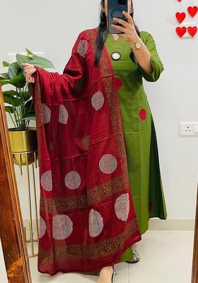 Green Embroidery Cotton Kurta Sets