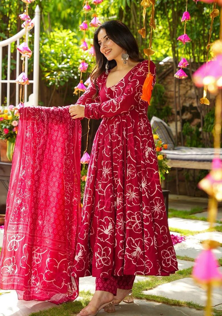 Red Floral Print Rayon Kurta Set - Indya