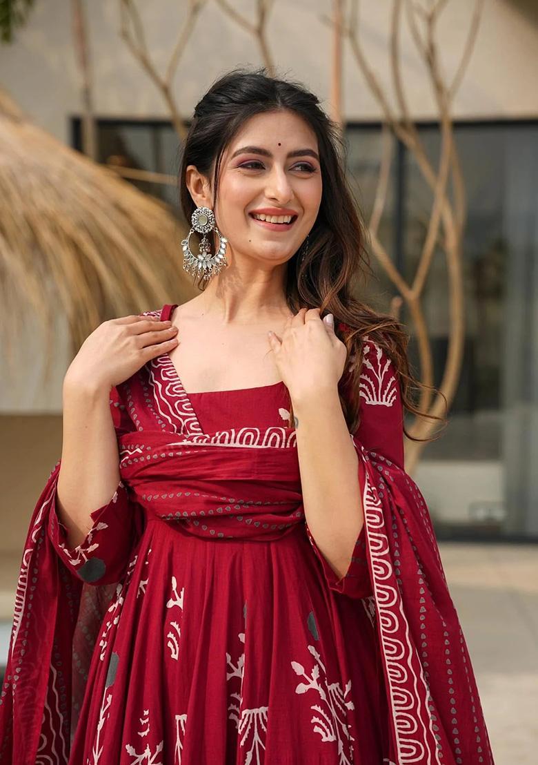 Maroon Floral Print Rayon Kurta Set - Indya