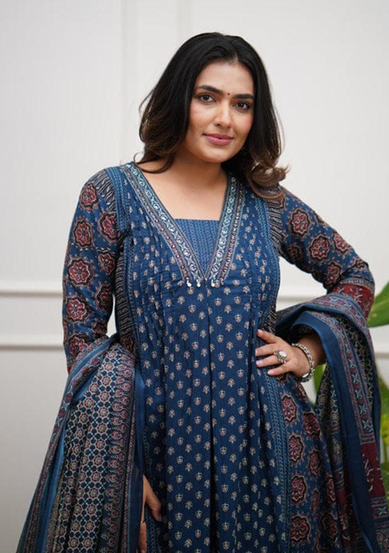 Blue Embroidery Cotton Kurta Set - Indya