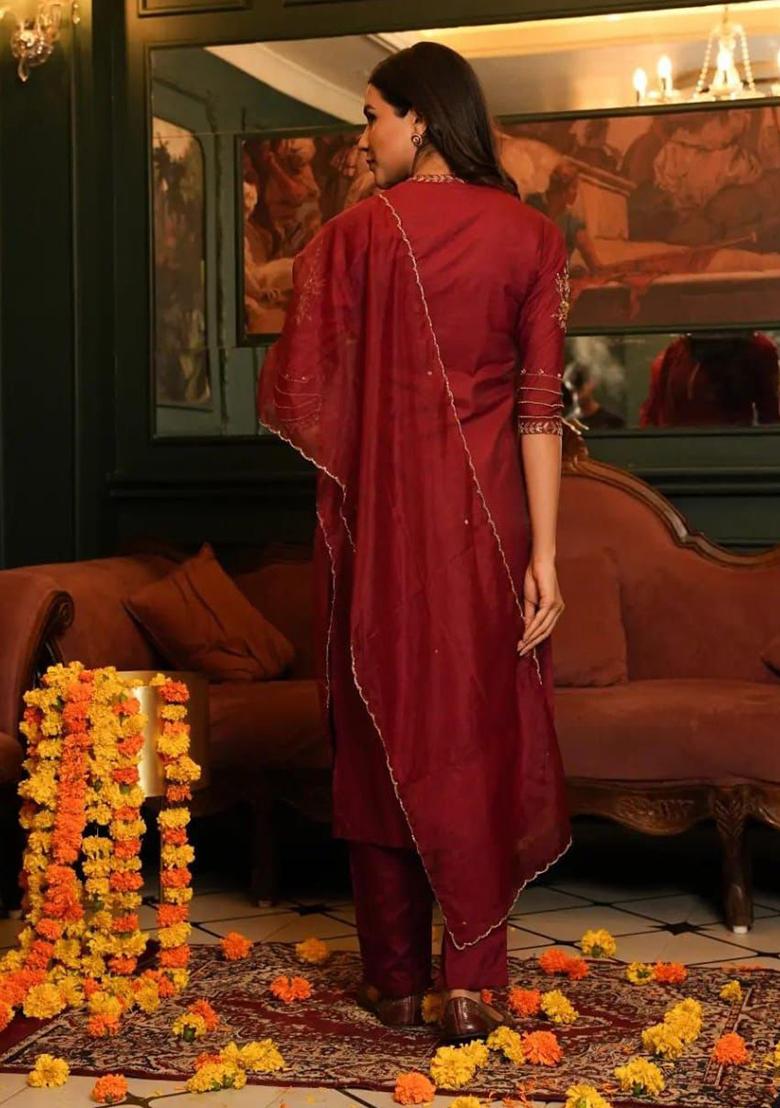 Red Embroidery Cotton Kurta Set - Indya
