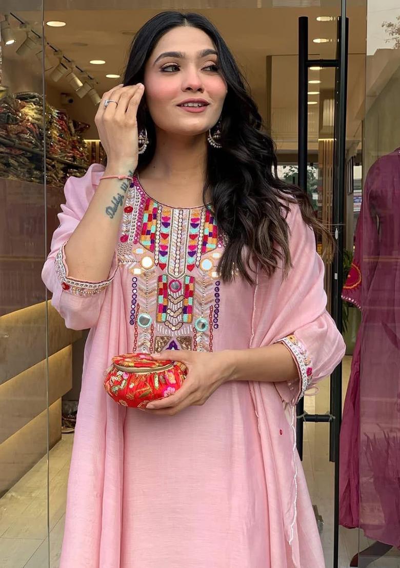 Pink Embroidery Chanderi Kurta Set - Indya