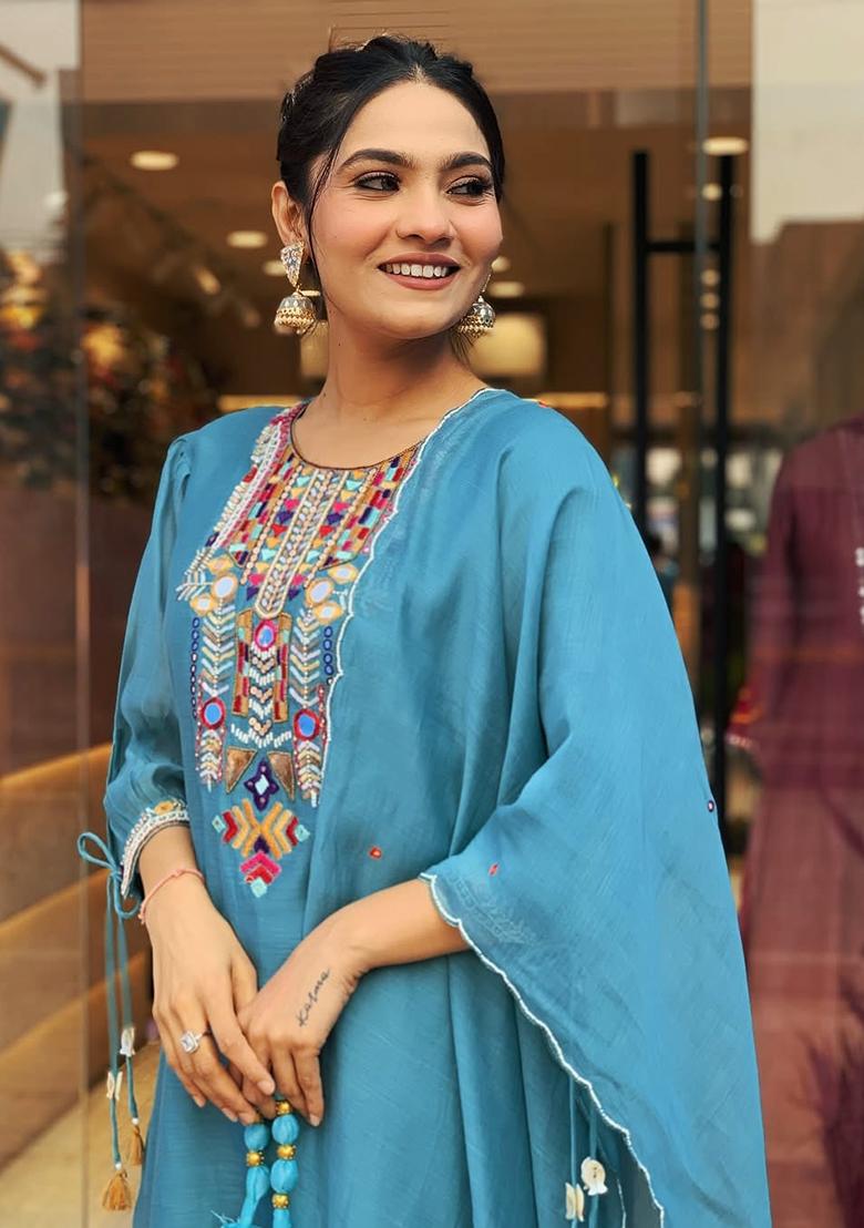 Blue Embroidery Chanderi Kurta Set - Indya