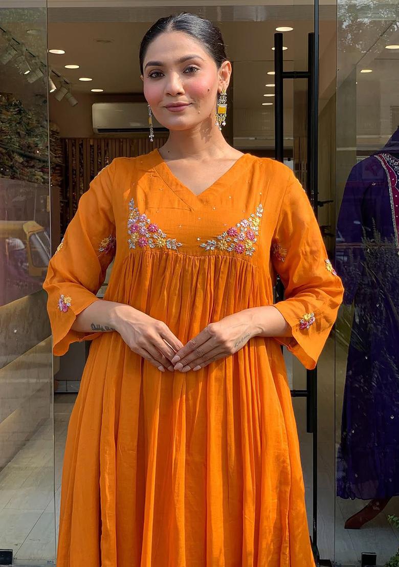 Orange Embroidery Chanderi Kurta Set - Indya