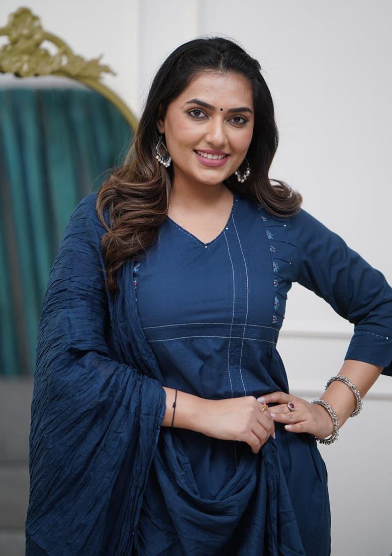 Blue Embroidery Chanderi Kurta Set - Indya