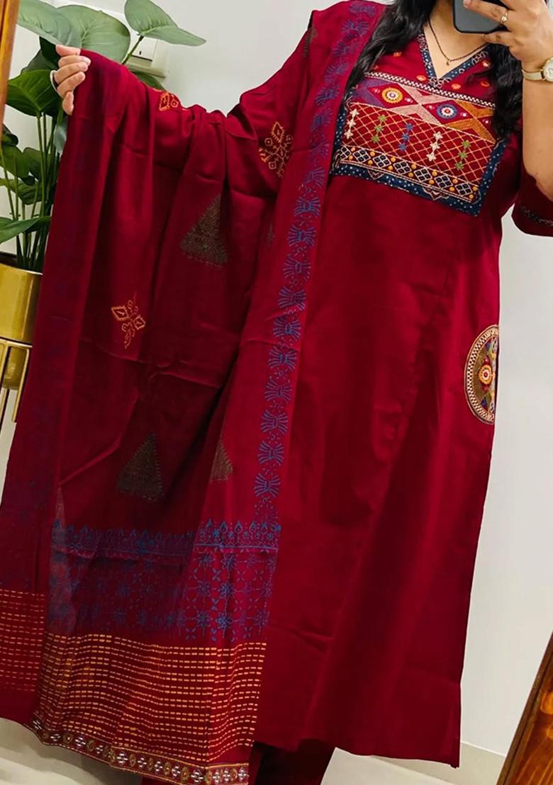 Maroon Embroidery Cotton Kurta Set - Indya
