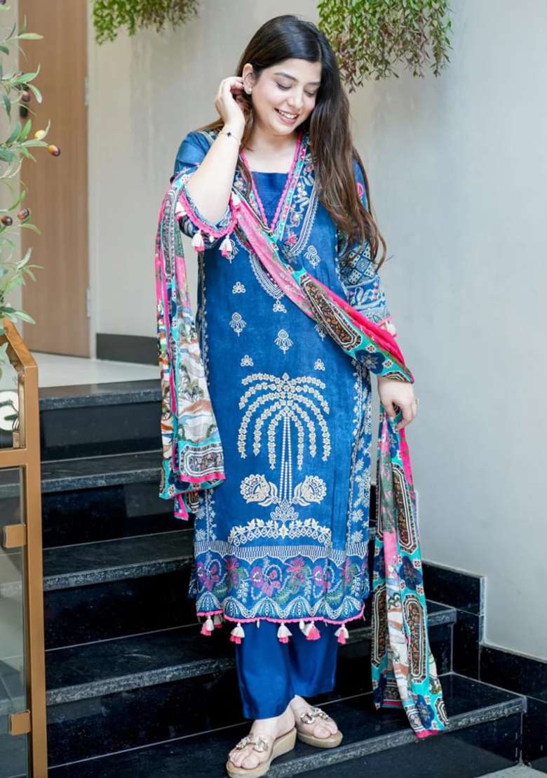 Blue Embroidery Muslin Kurta Set - Indya
