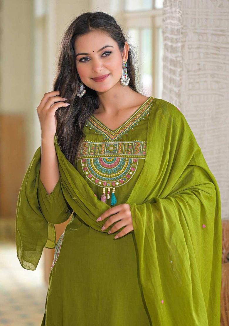 Green Embroidery Cotton Kurta Set - Indya