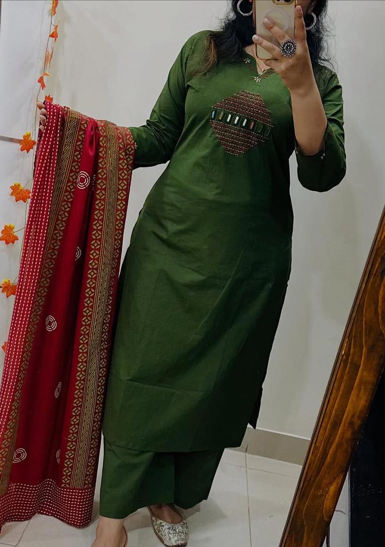 Green Embroidery Cotton Kurta Set - Indya