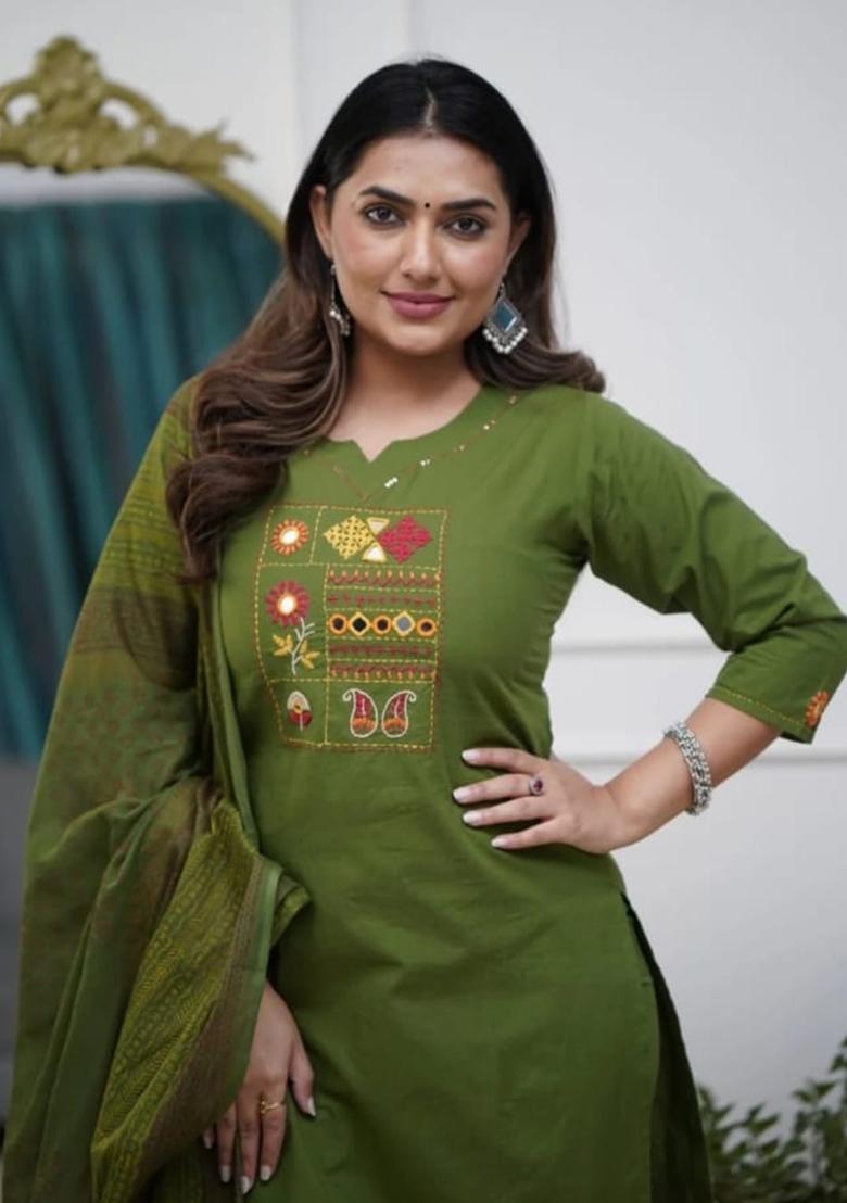Green Embroidery Cotton Kurta Set - Indya