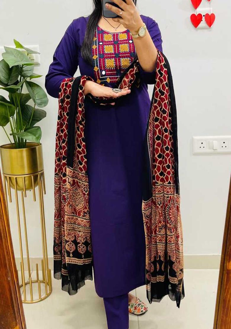 Blue Embroidery Cotton Kurta Set - Indya