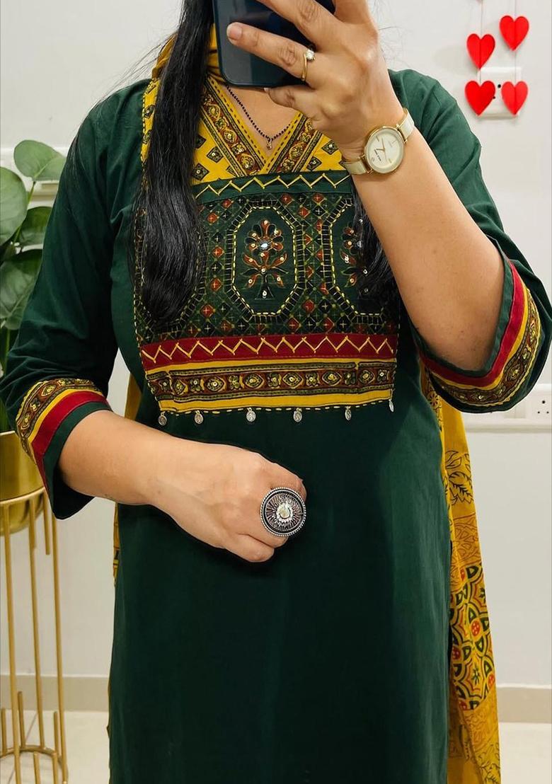 Green Embroidery Cotton Kurta Set - Indya