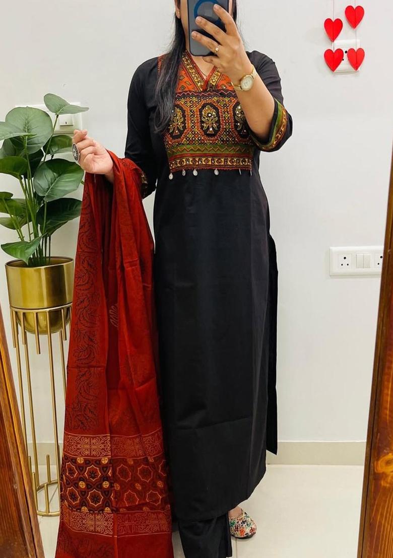 Black Embroidery Cotton Kurta Set - Indya