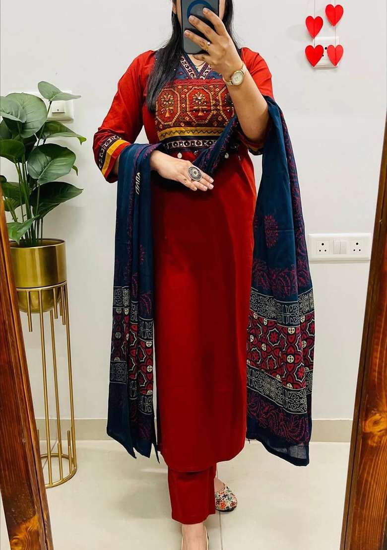 Red Embroidery Cotton Kurta Set - Indya