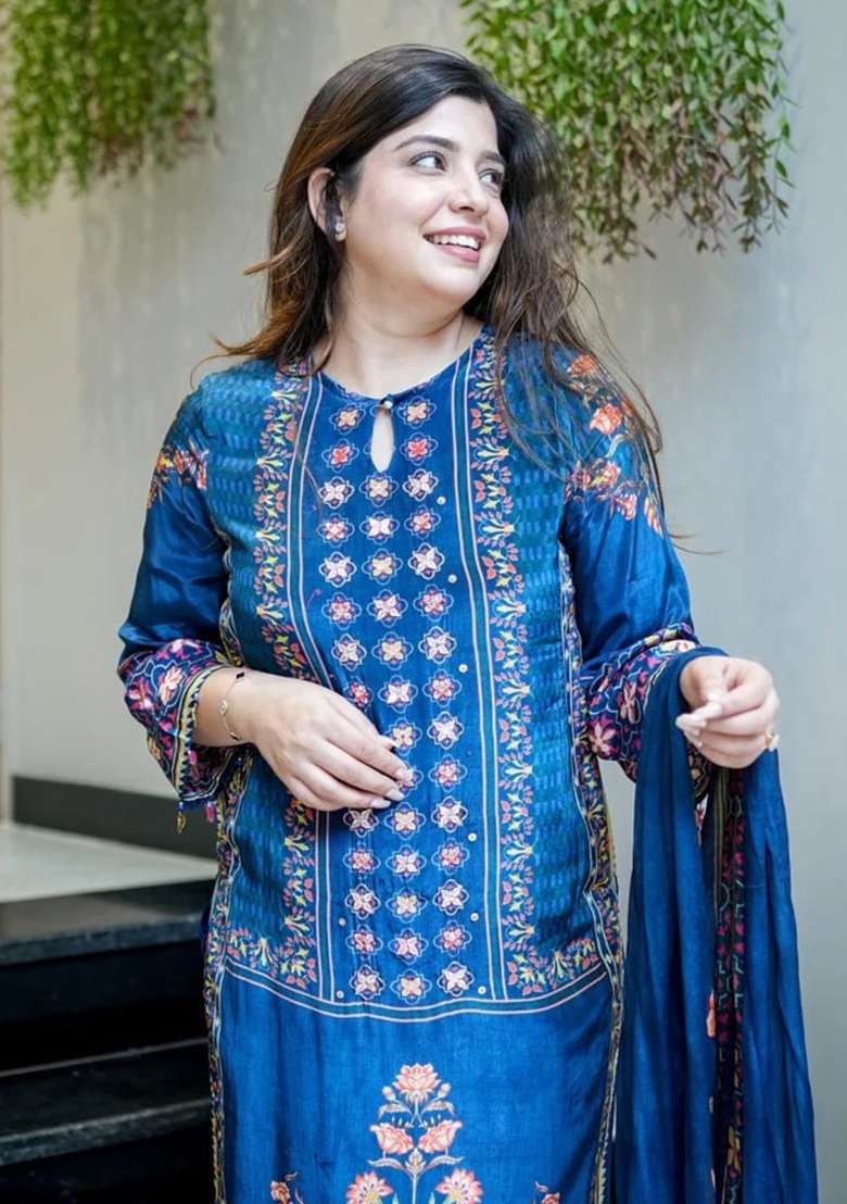 Blue Embroidery Muslin Kurta Set - Indya