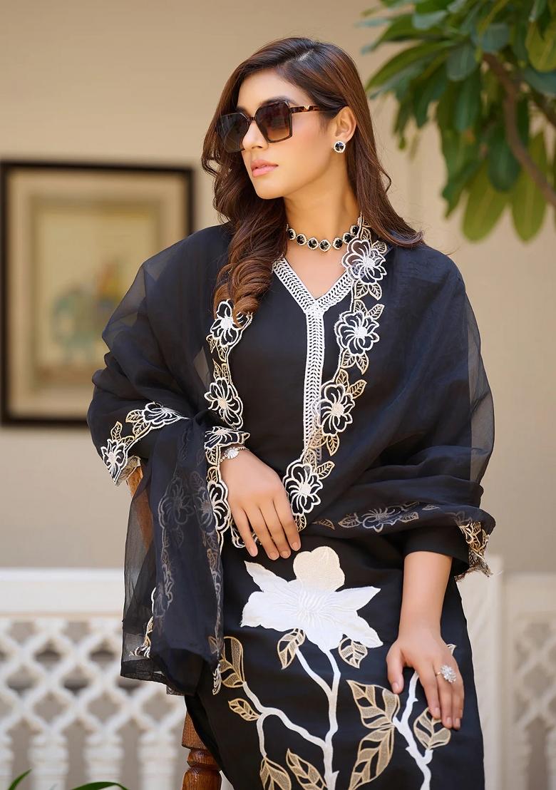 Black Embroidery Chanderi Kurta Set - Indya
