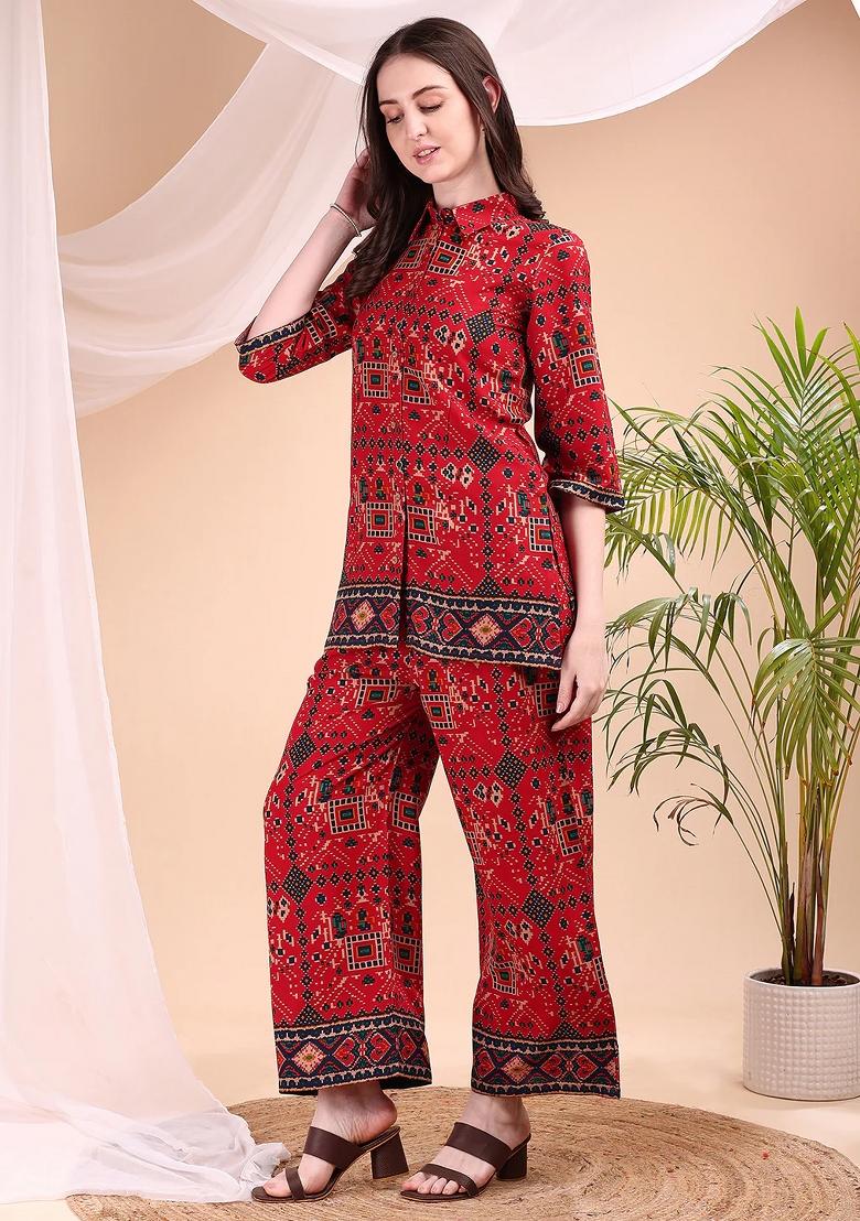 Red Embroidery Rayon Kurta Set - Indya