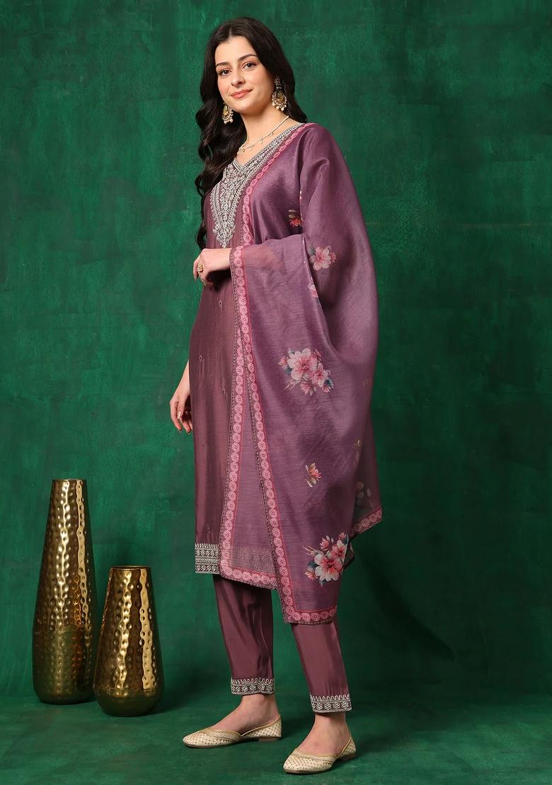 Mauve Embroidery Chanderi Kurta Set - Indya