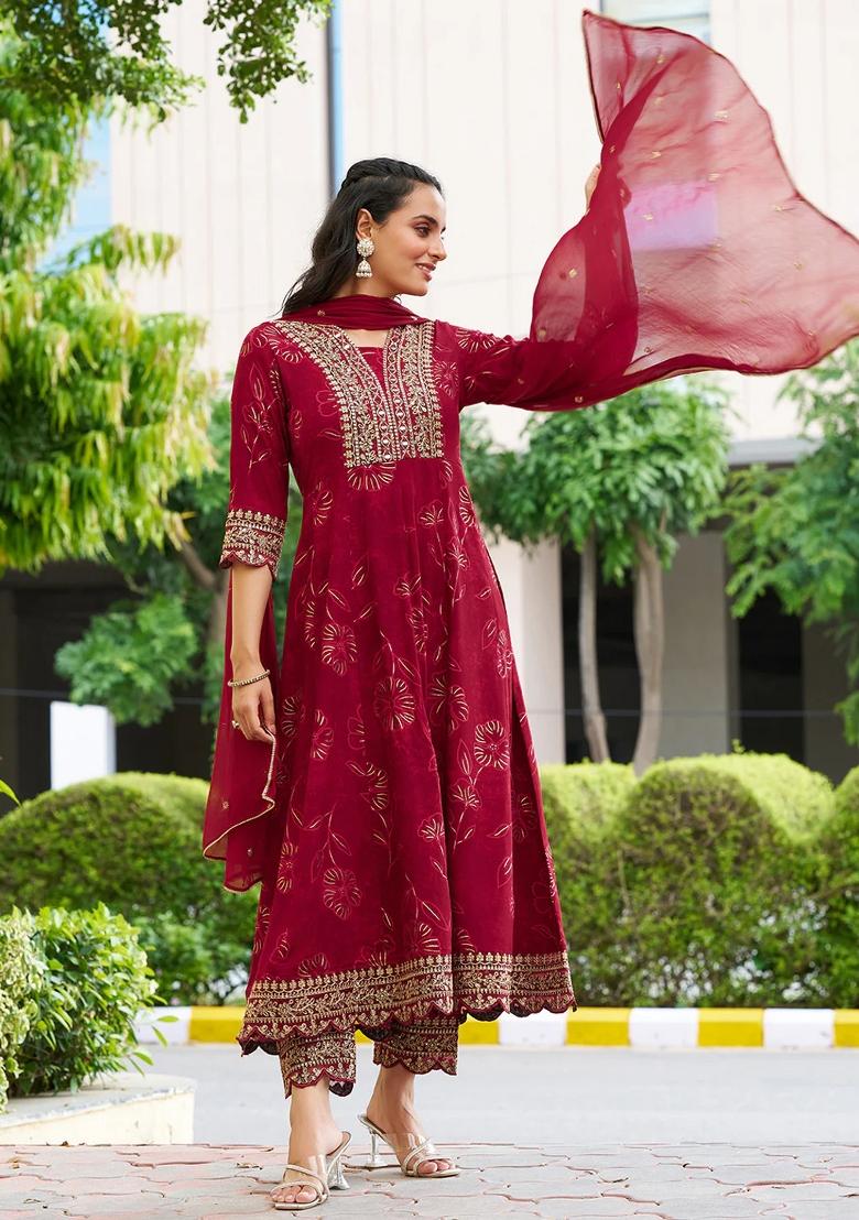 Maroon Embroidery Rayon Kurta Set - Indya