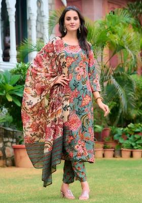 Green Embroidery Rayon Kurta Set