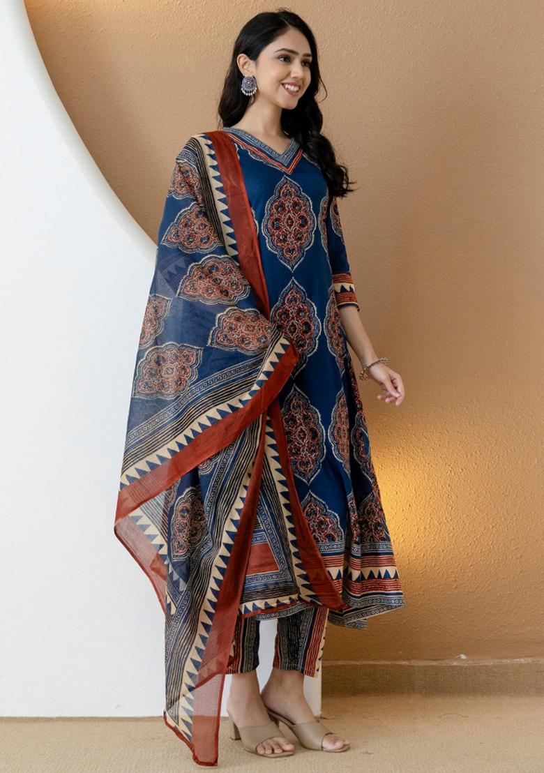 Blue Embroidery Cotton Kurta Set - Indya
