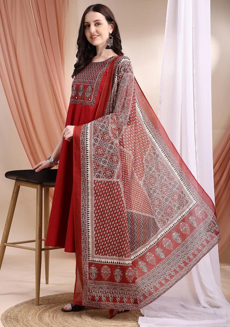 Maroon Embroidery Cotton Kurta Set - Indya