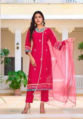 Pink Embroidery Chanderi Kurta Set