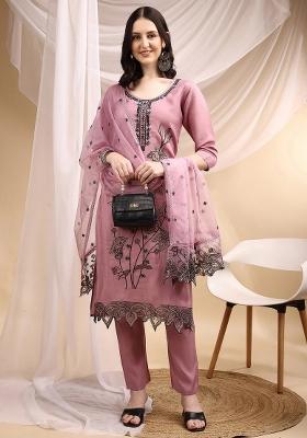 Pink Embroidery Chanderi Kurta Set