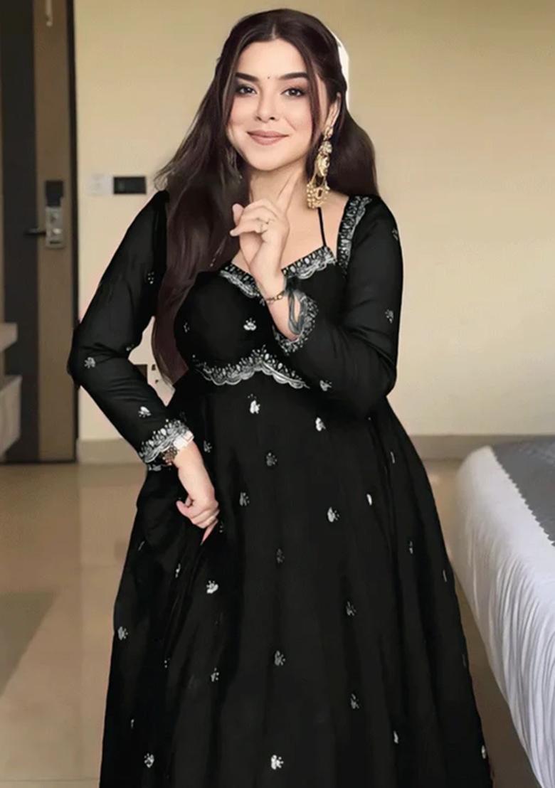 Black Embroidery Georgette Kurta Set - Indya