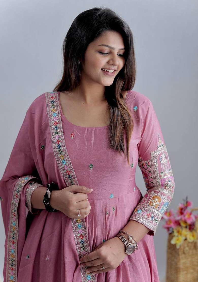 Gajri Pink Embroidery Chinon Kurta Set - Indya
